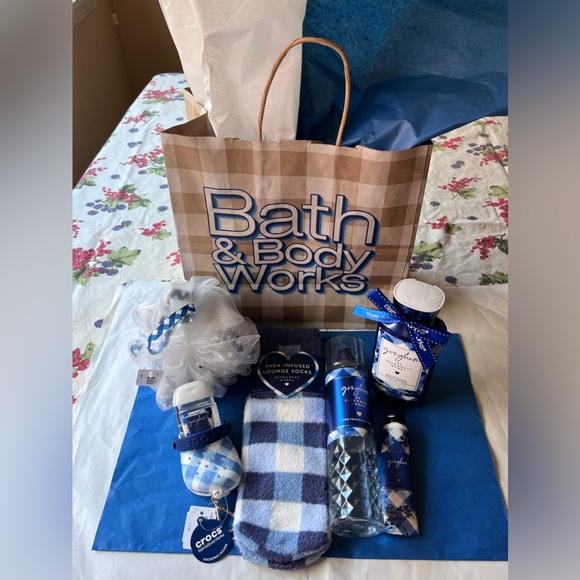 🟦⬜️🟦 CROCS x BATH & BODY WORKS MINI GINGHAM POCKETBAC HOLDER  BUNDLE 🟦⬜️🟦 - Picture 15 of 16